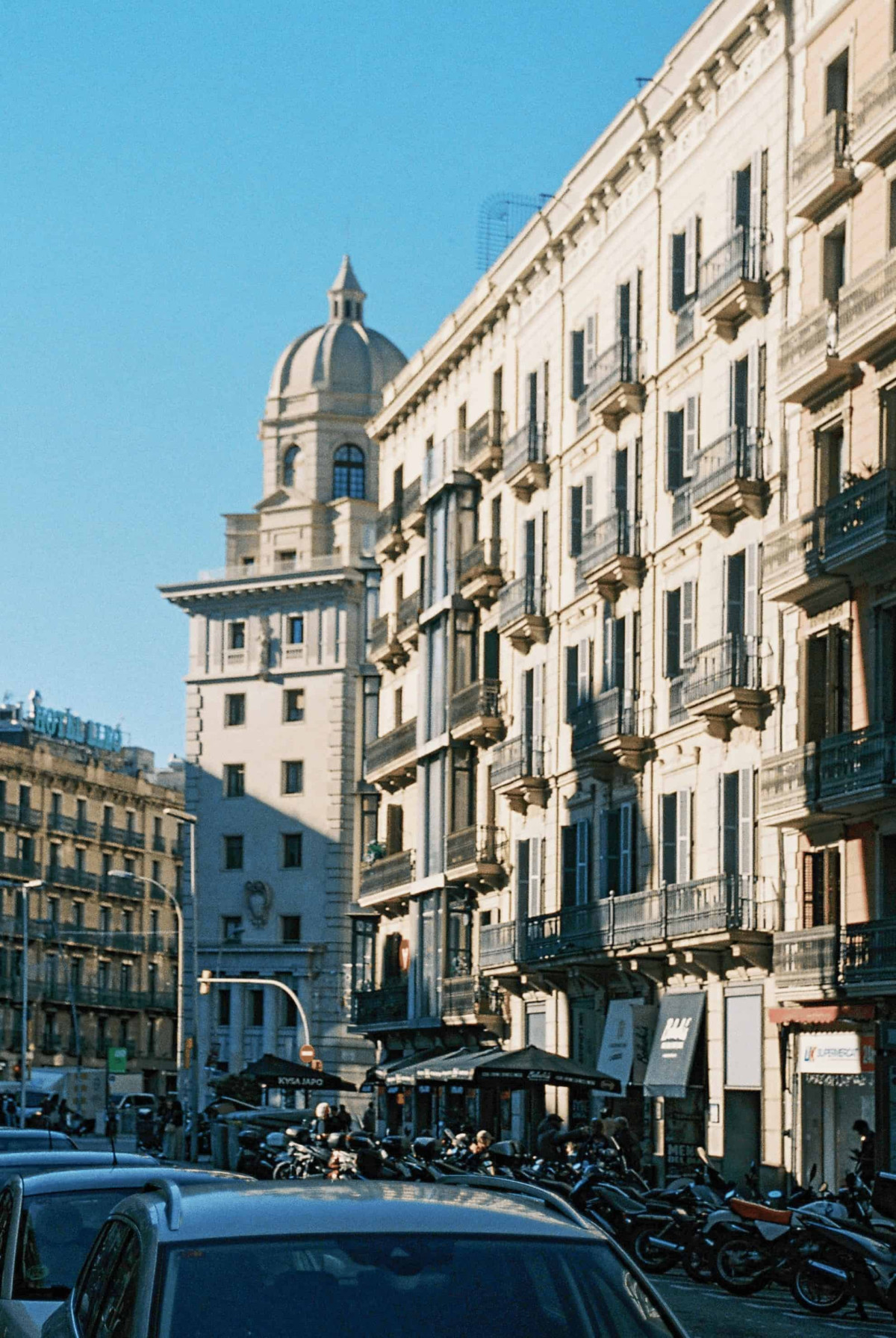 Urban hiking: Barcelona on foot in five very complete routes